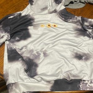 Cute SHEIN shirt! Has 3 flowers on the front